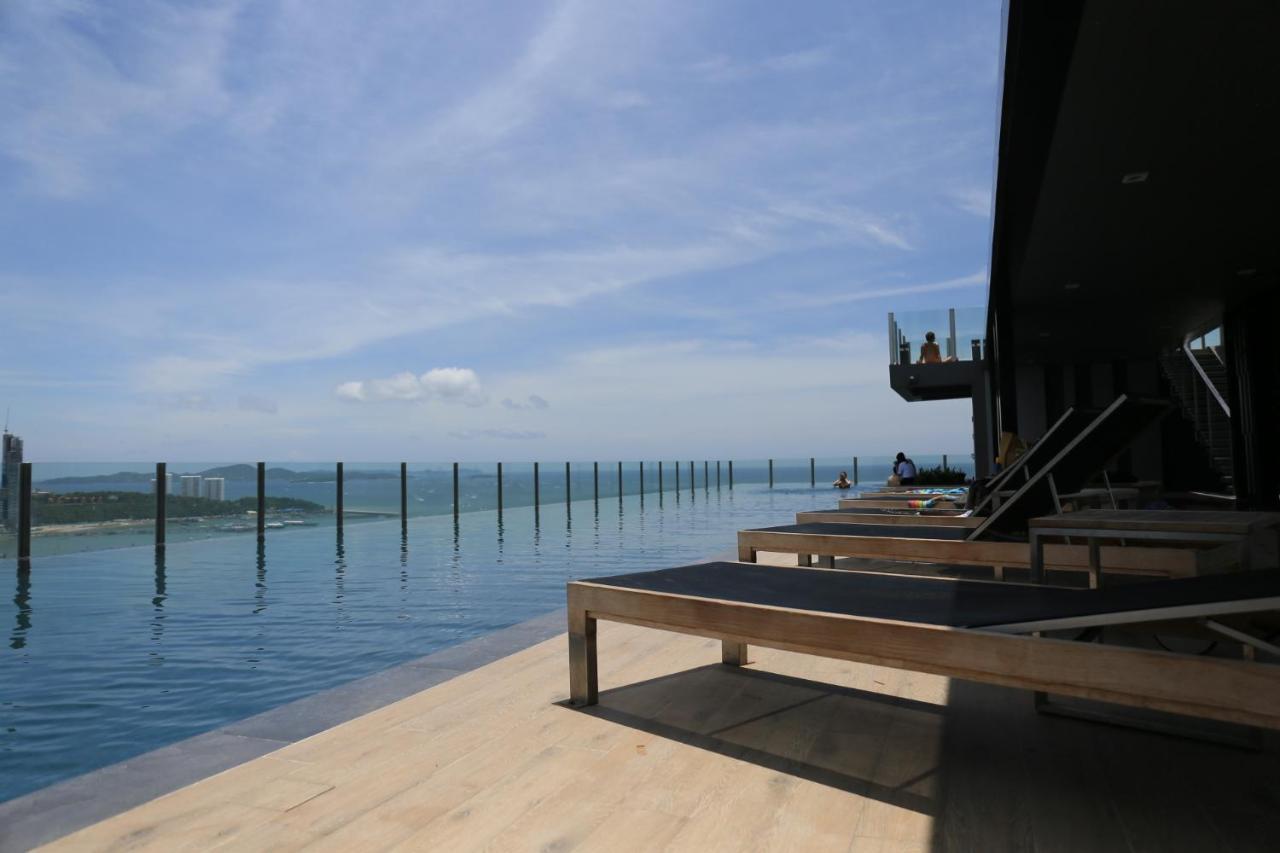 The Base Central Pattaya By Wcc Apartment Exterior photo